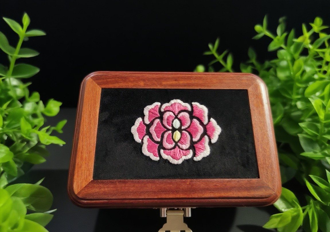 刺繡書衣