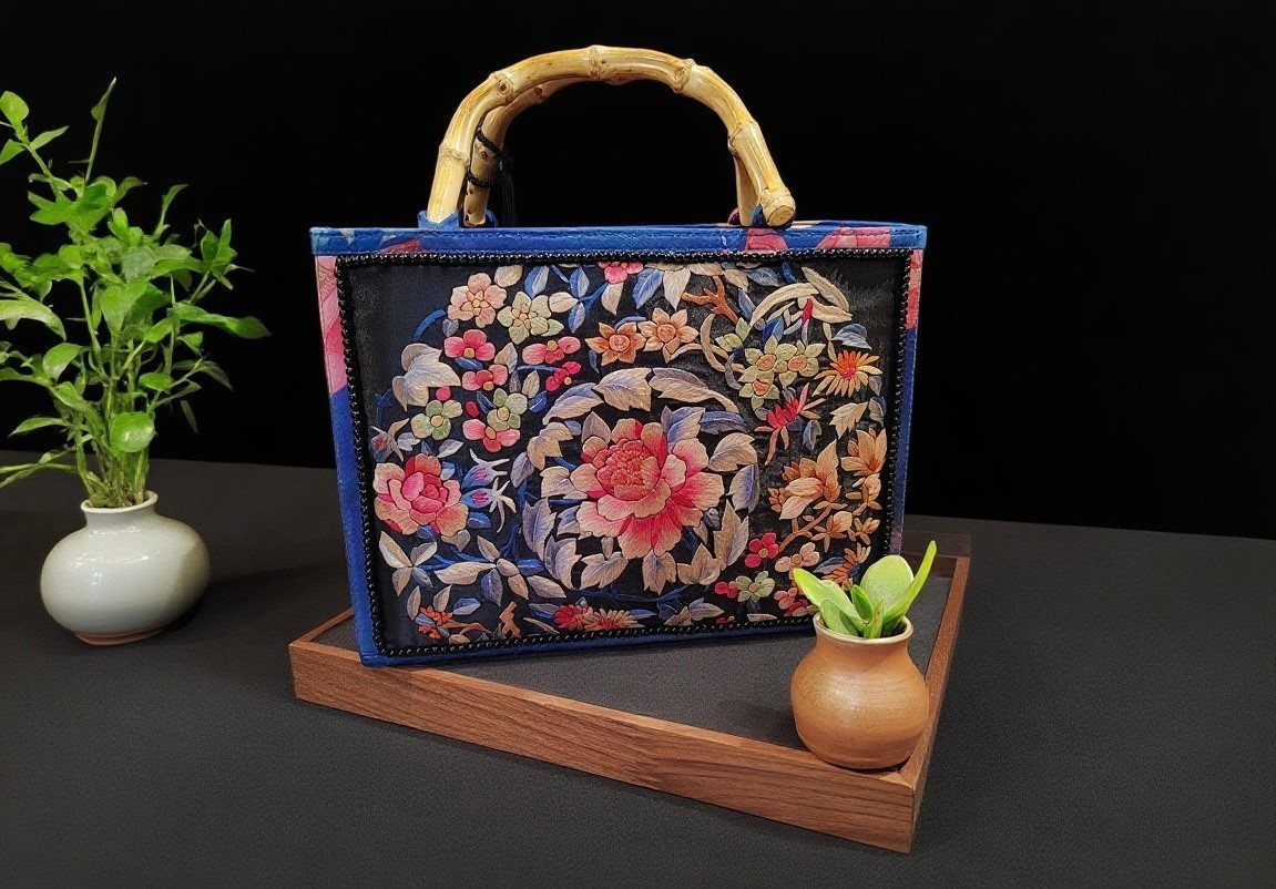 刺繡鑰匙包