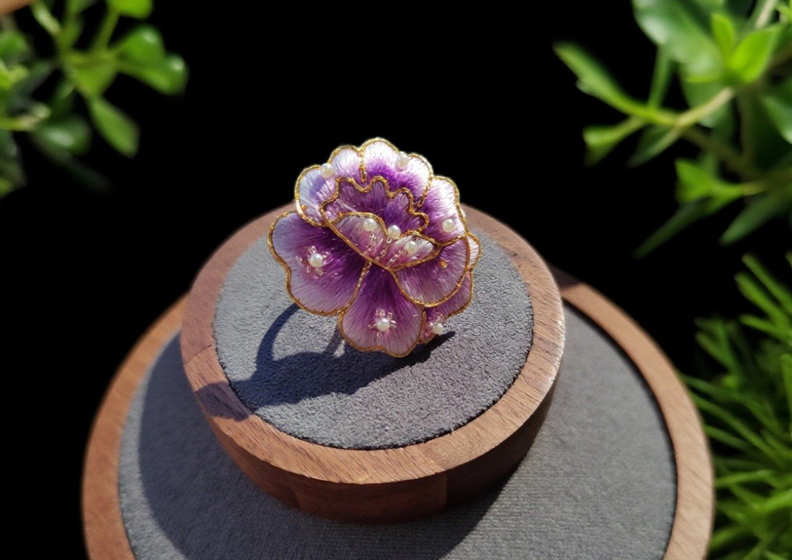 花卉刺繡胸針